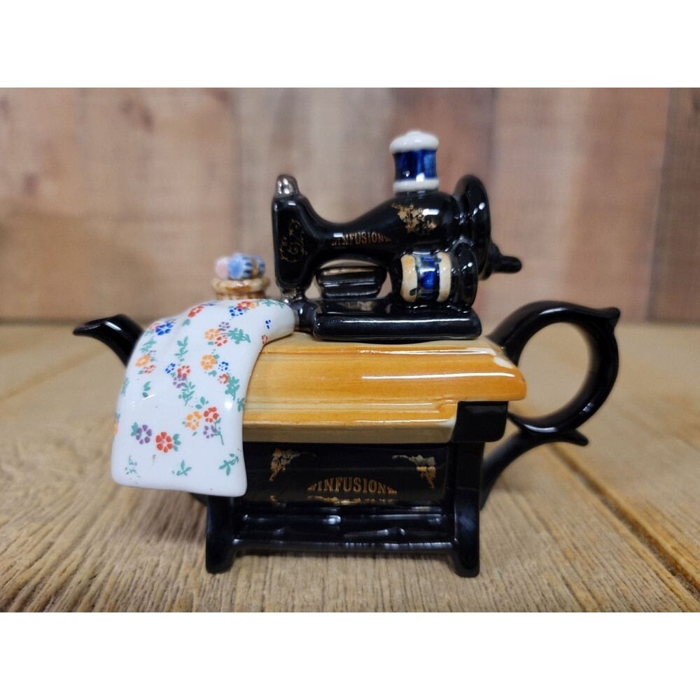 Cardew Design Mini Infusion Sewing Machine TeaPot